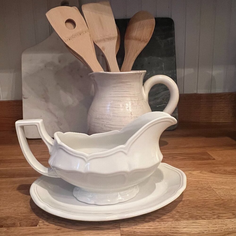 Vtg Royal Staffordshire Heirloom Ironstone Gravy Boat & Underplate By Meakin J&G
